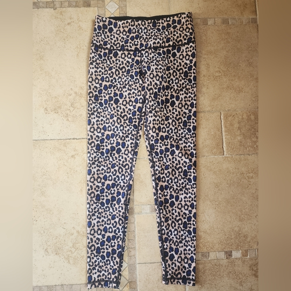 Victoria's Sport Knockout Leopard Leggings